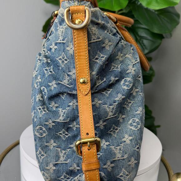 💎✨Authentic Louis Vuitton Blue in Denim Crossbody Bag - Picture 3 of 8